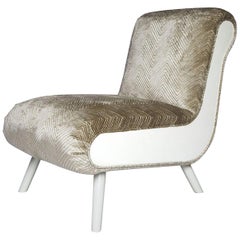 Casablanca Slipper Chair in White Wood and Silver by Innova Luxuxy Group