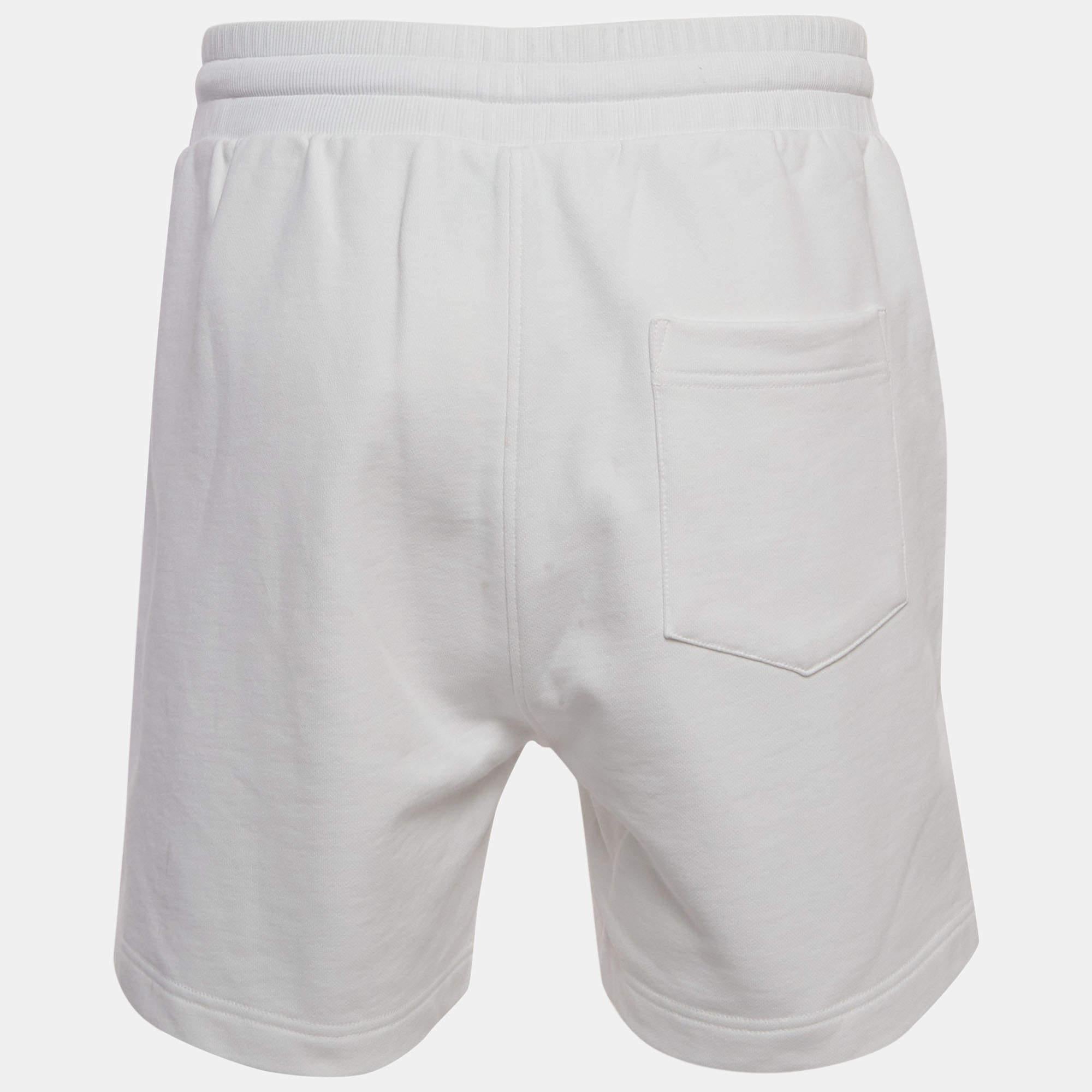 Le short de survêtement de Casablanca allie sans effort confort et style. Confectionné en coton de qualité supérieure, ce short est orné d'un logo 3D distinctif qui apporte une touche de modernité. La taille à cordon de serrage assure un ajustement