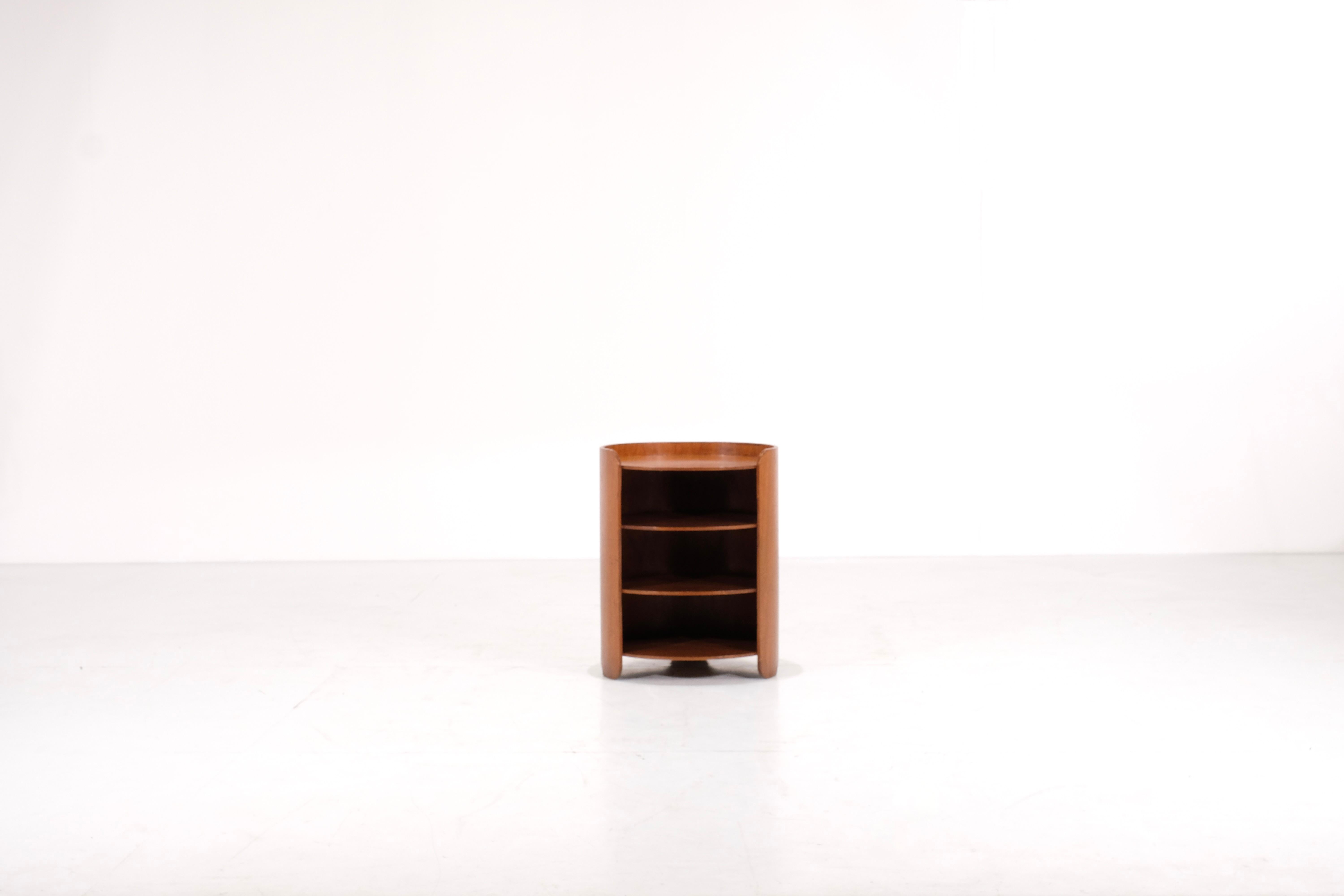 Rare bedside table or storage unit in walnut designed by Luigi Caccia Dominioni for Azucena in 1962.
it will fit perfectly in your bedroom or in the hall of an appartement thanks to its practical size
Its name is Casaccia and reminds us of the name