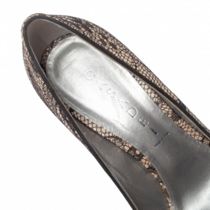Casadei Beige/Black Lace And Satin Round Toe Platform Pumps Size 38 For Sale 1
