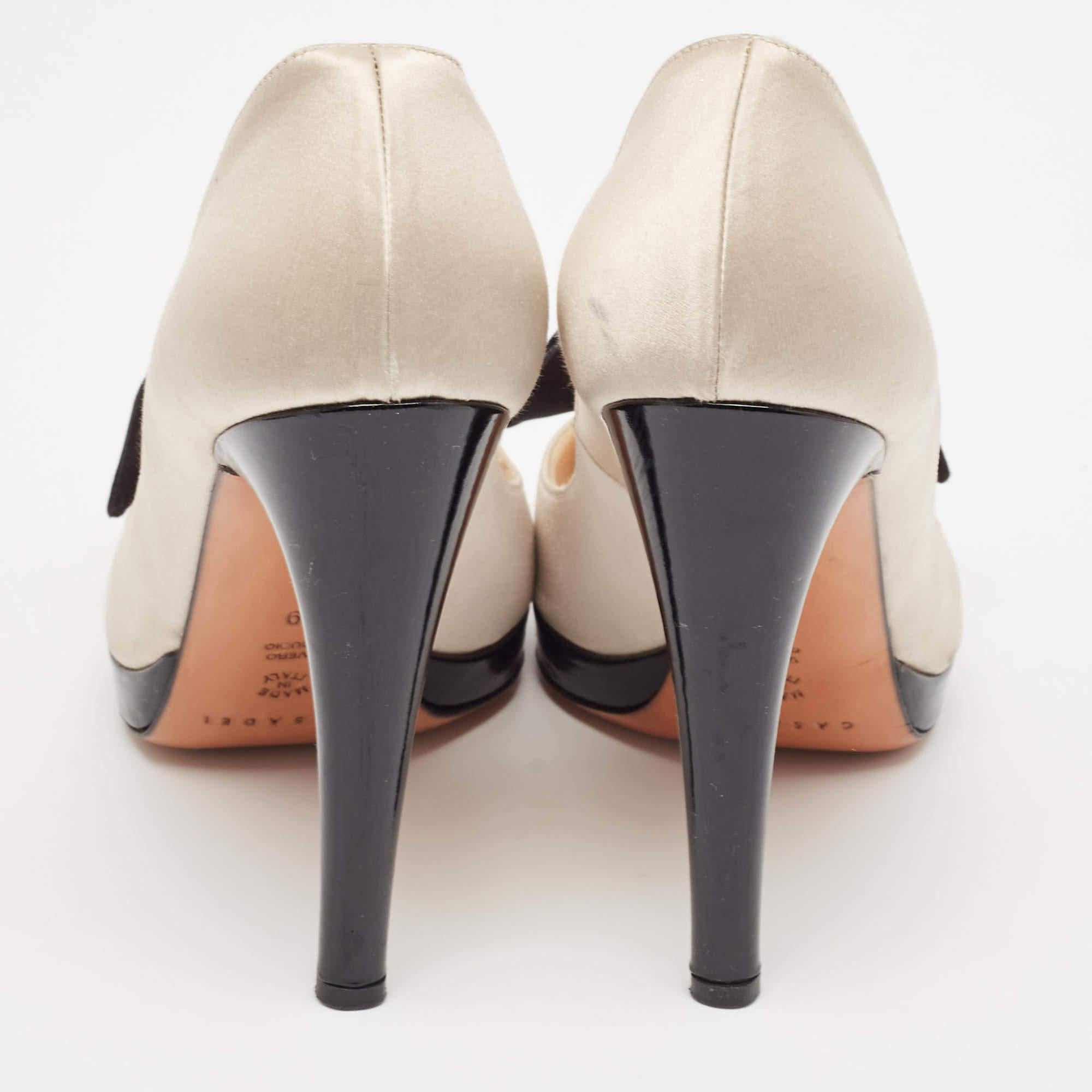 Casadei Beige/Negro Satén Cristal Lazo Bombas Peep Toe Talla 39 en venta 1
