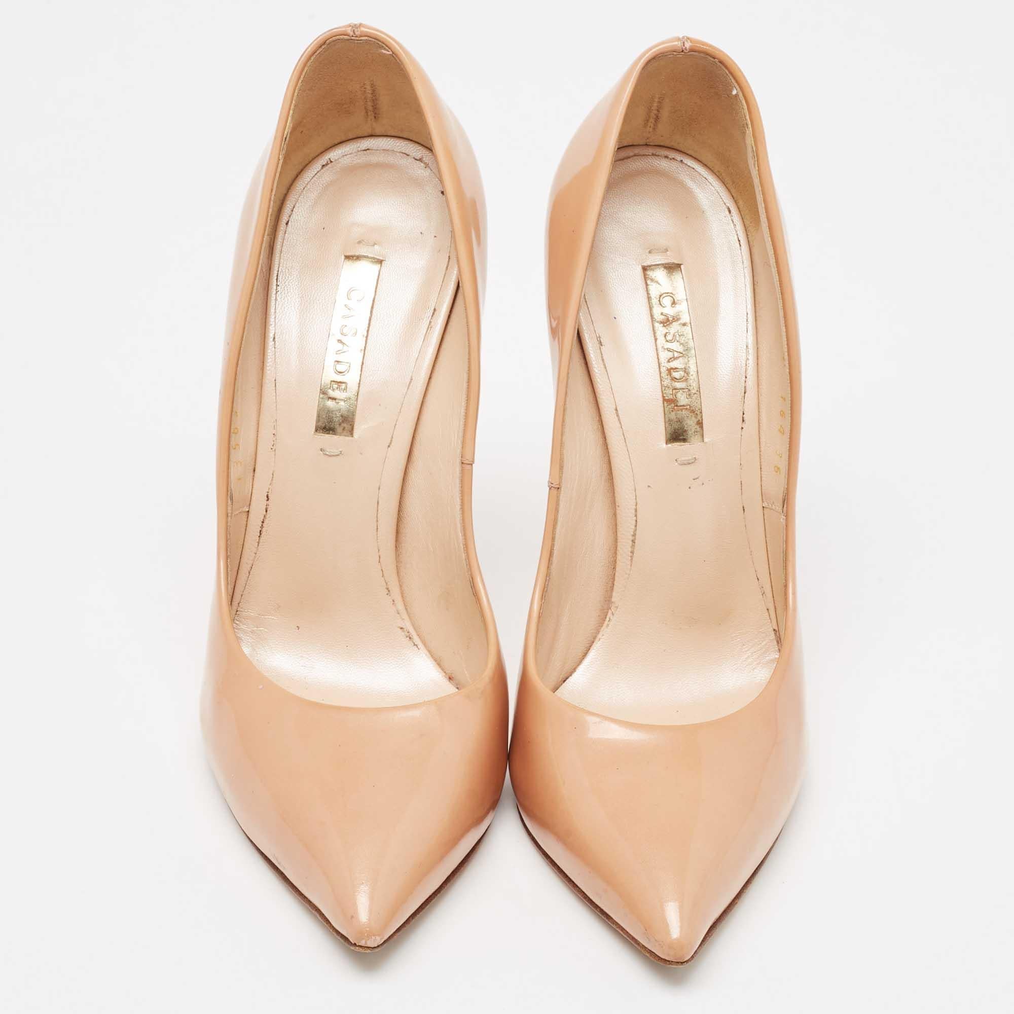 Casadei Beige Patent Leather Pointed Toe Pumps Size 36 In Fair Condition For Sale In Dubai, Al Qouz 2