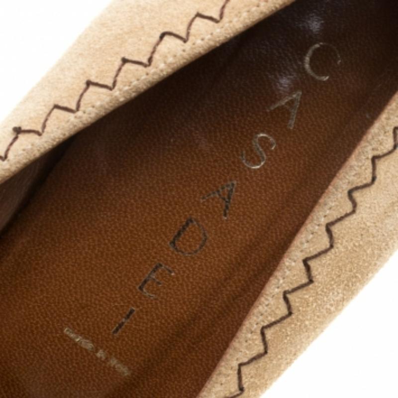 Casadei Beige Suede Pointed Toe Pumps Size 38.5 en venta 3