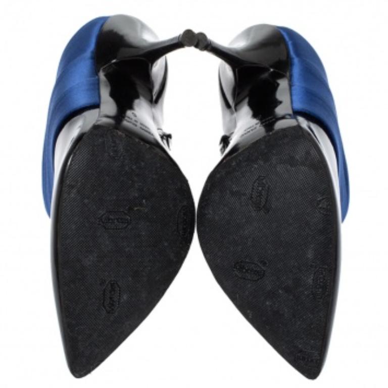 Casadei Black/Blue Pleated Satin and Patent Leather Ankle Booties Size 35 In Fair Condition For Sale In Dubai, Al Qouz 2