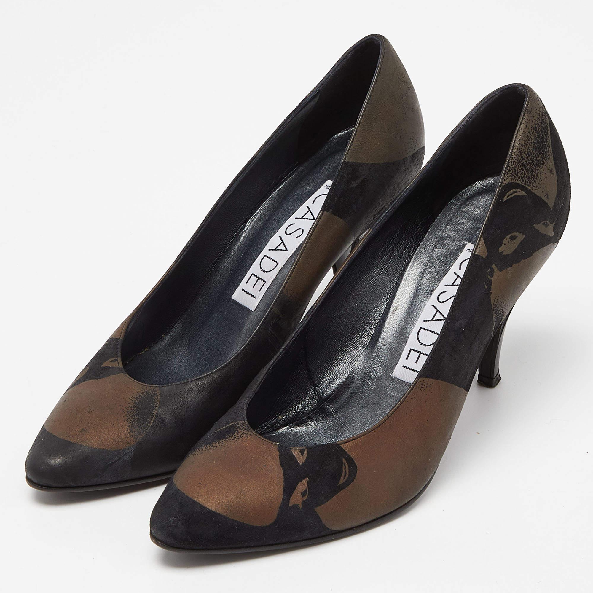 Exuding femininity and elegance these pumps feature a chic silhouette with an attractive design. You can wear these pumps for a stylish look.