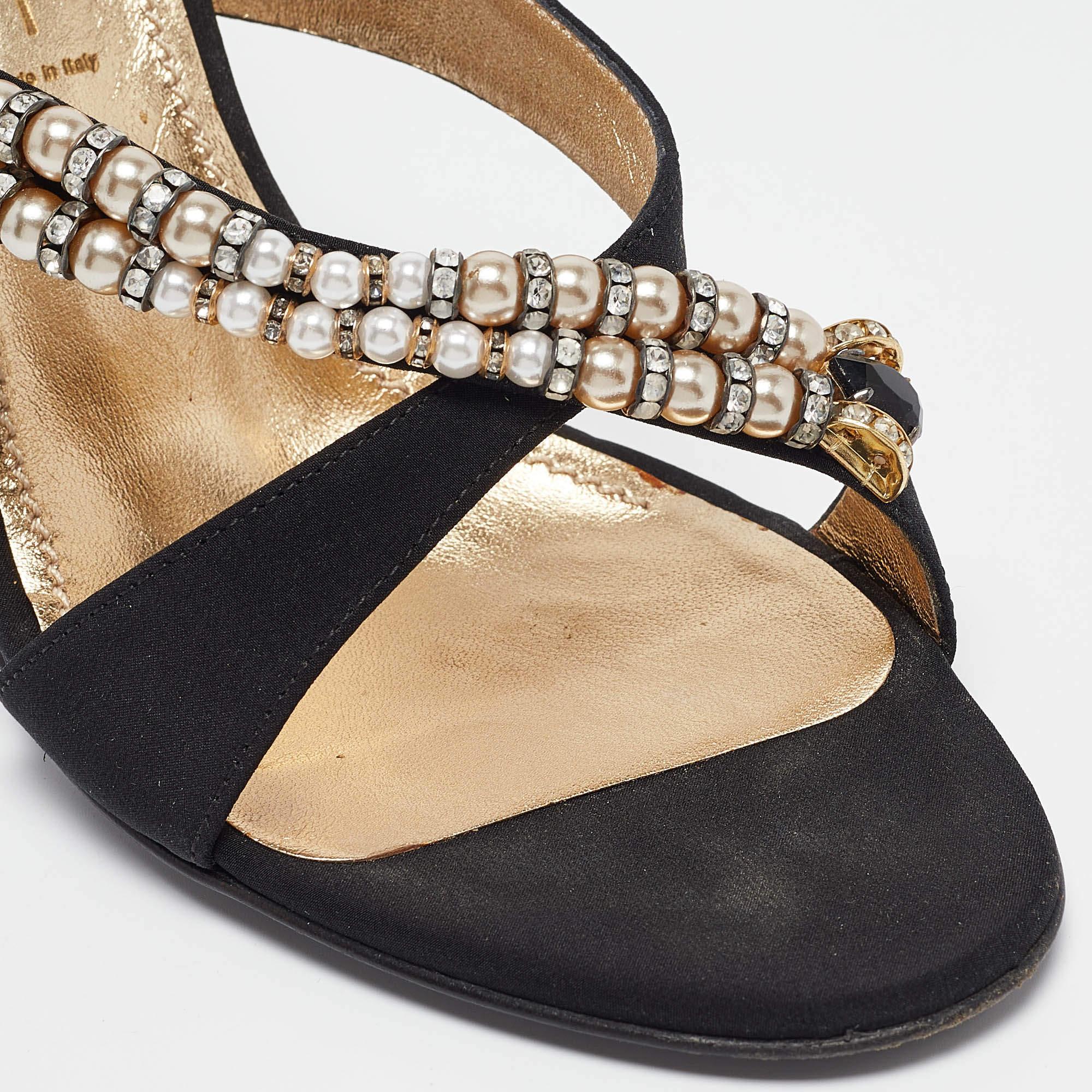 Casadei Black Canvas Crystal Embellished Slide Sandals Size 40 in vendita 2