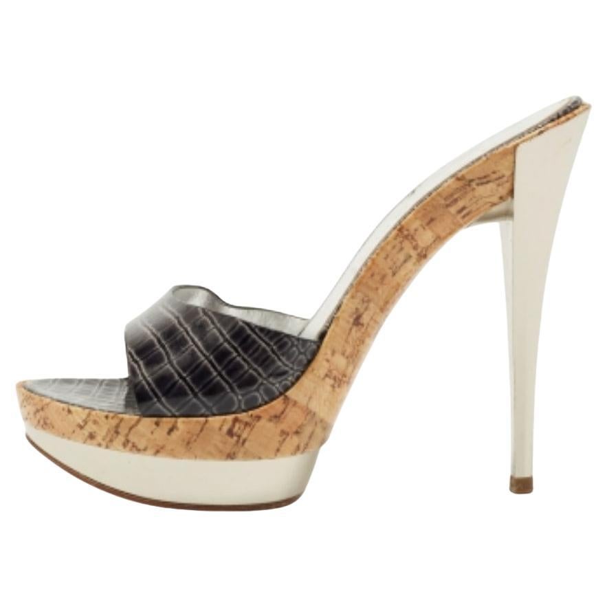 Casadei Schwarz Krokodilgeprägte Lackleder Kork Plateau Sandalen Größe 39
