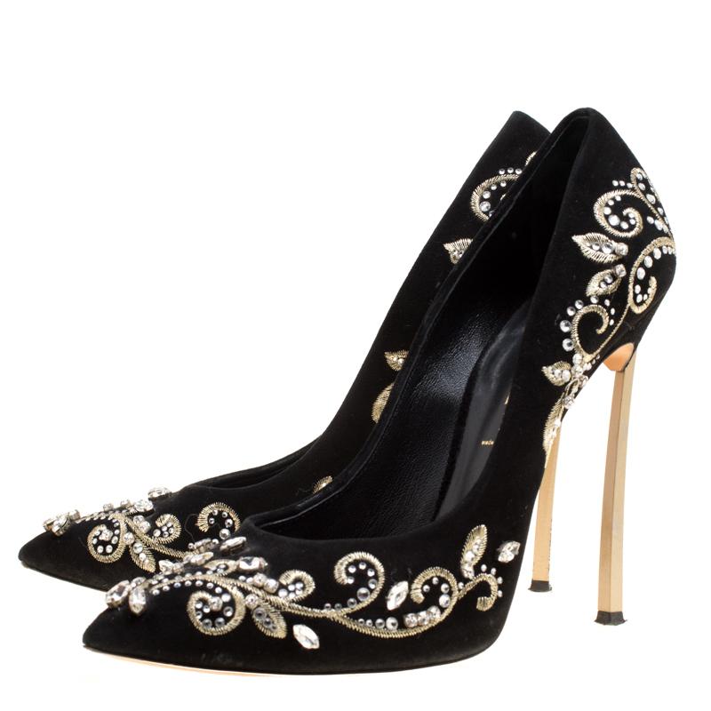 Casadei Black Embroidered Suede Crystal Embellished Pointed Toe Pumps Size 39 In Good Condition In Dubai, Al Qouz 2