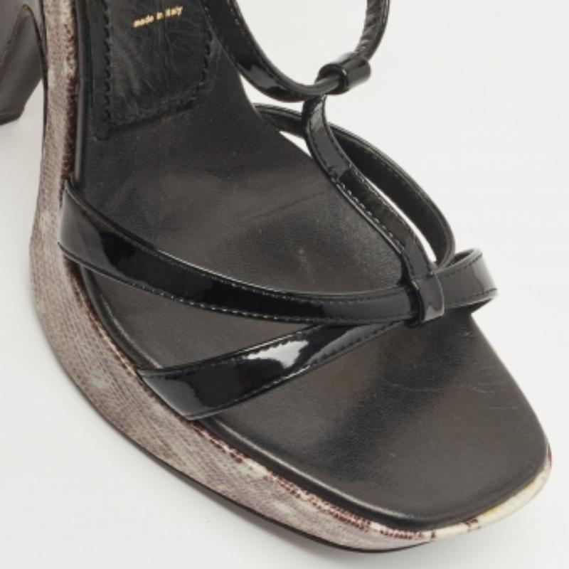 Wear these designer sandals to spruce up any outfit. They are versatile, chic, and can be easily styled. Made using quality materials, these sandals are well-built and long-lasting.