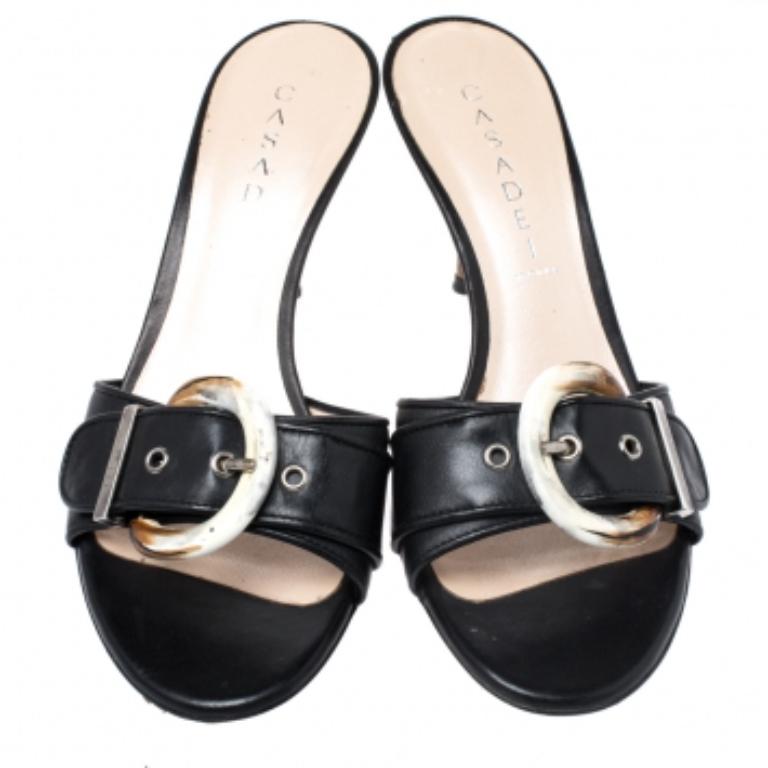 Casadei Sandales Slide en cuir noir avec boucle Taille 37.5 Pour femmes en vente