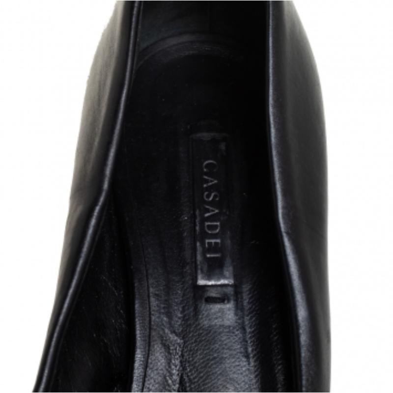 Casadei Black Leather Chain Embellished Block Heel Pumps Size 40 For Sale 1
