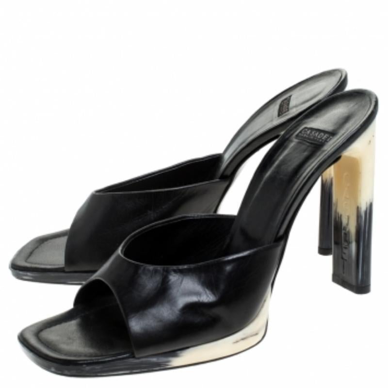 Sandali open toe in pelle nera Casadei taglia 41 in vendita 2