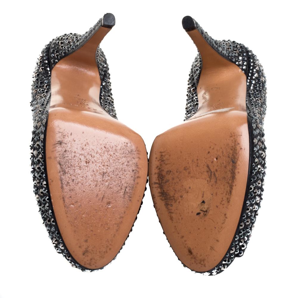 Casadei Black Leather Swarovski Crystal Embellished Peep Toe Pumps Size 37 In Good Condition For Sale In Dubai, Al Qouz 2