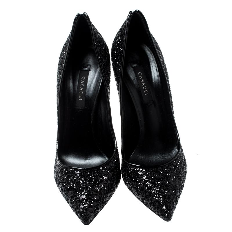 Casadei Schwarze Metallic Glitter Pumps mit spitzer Zehe 38 im Zustand „Gut“ in Dubai, Al Qouz 2