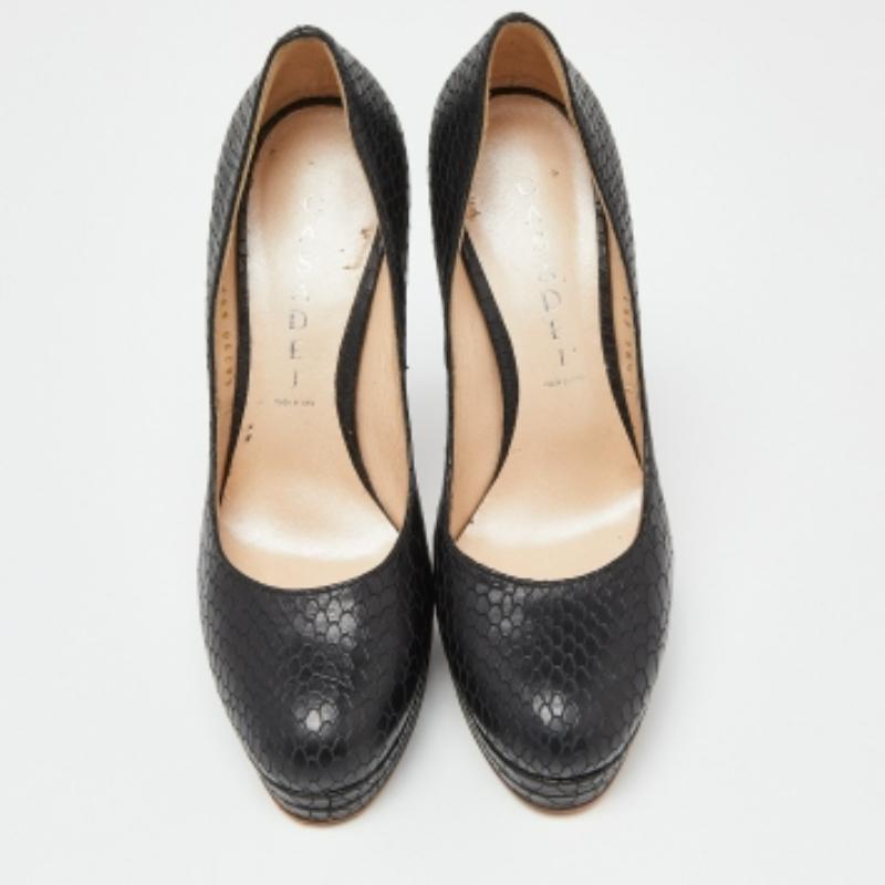 Casadei Black Python Embossed Leather Platform Pumps Size 36.5 In Good Condition For Sale In Dubai, Al Qouz 2
