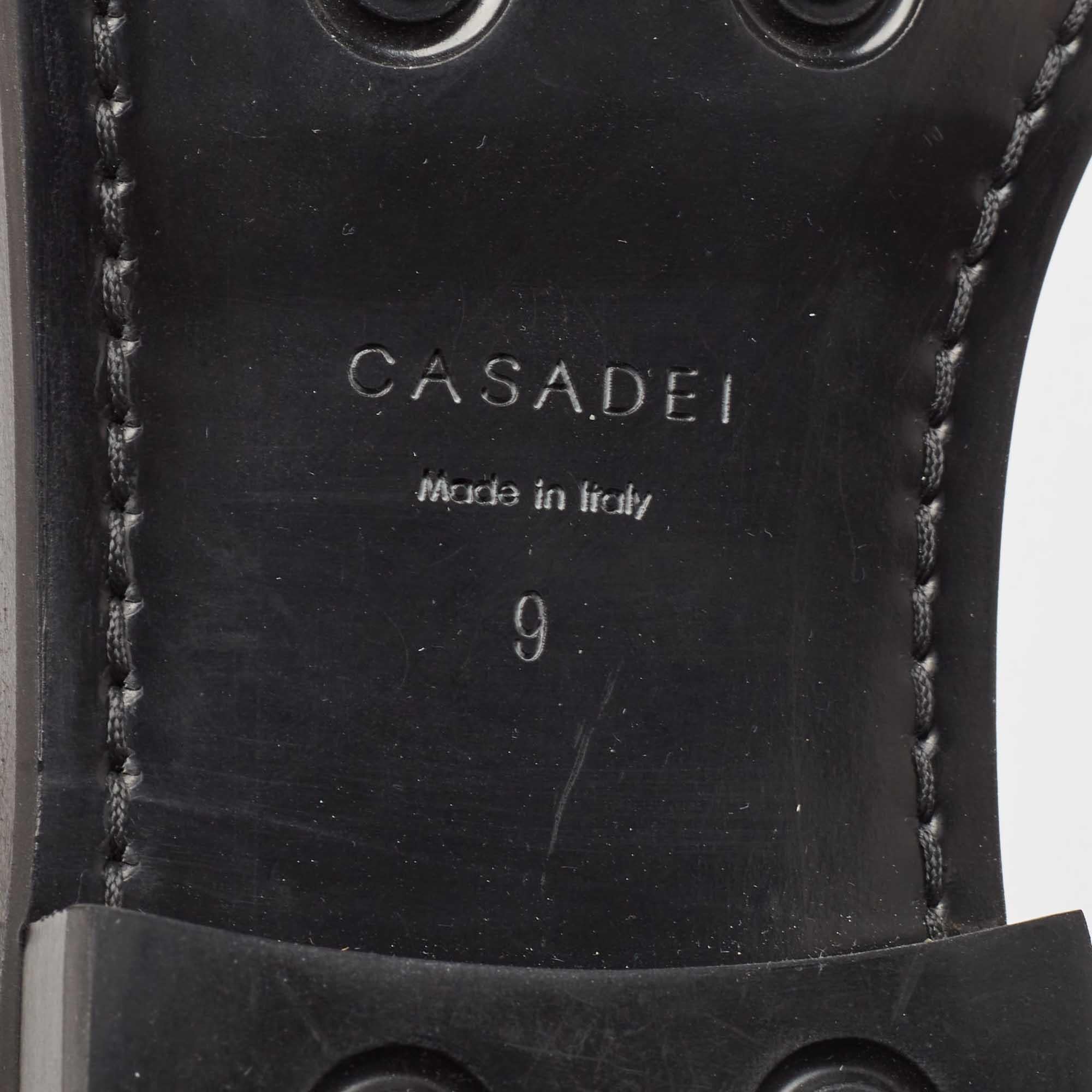 Casadei Schwarze knielange Stiefel aus Wildleder mit Kettendetail Größe 39 im Angebot 4