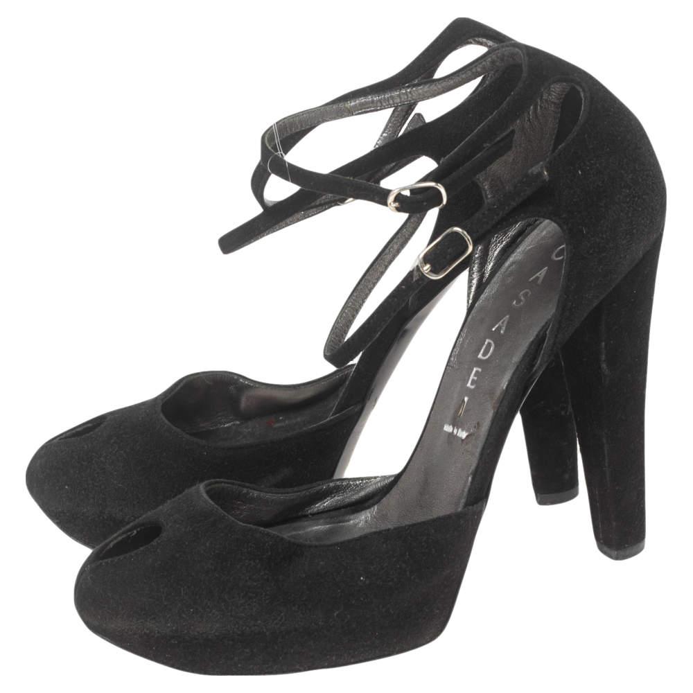 Casadei Sandales en daim noir à plateforme peep-toe et à sangle de cheville Taille 35 Bon état à Dubai, Al Qouz 2