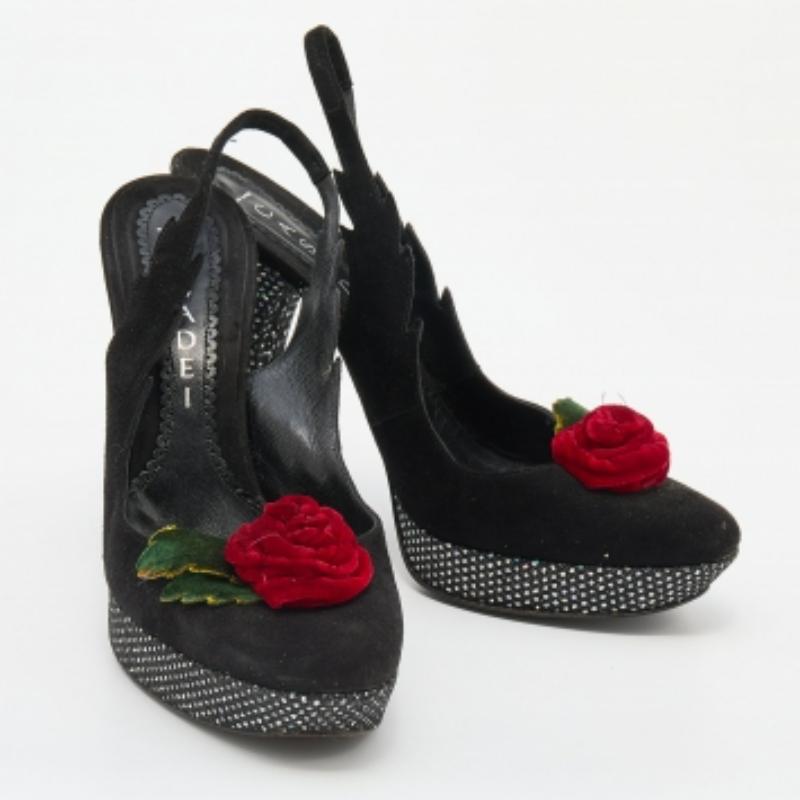Casadei Black Suede Rose Platform Slingback Sandals Size 38 (Sandales à talons compensés en daim noir) Bon état - En vente à Dubai, Al Qouz 2