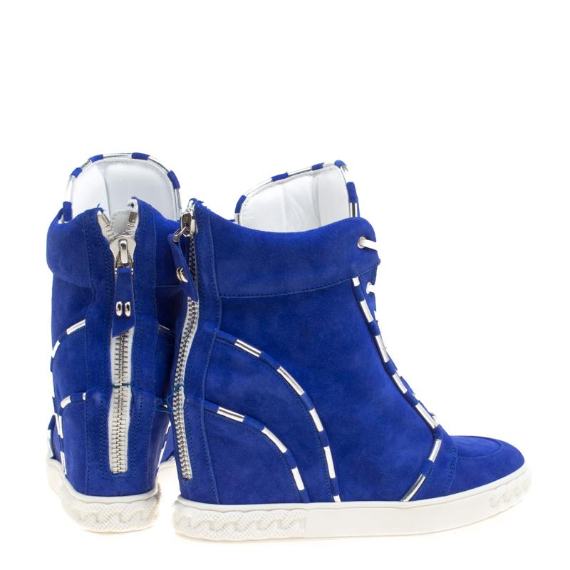Casadei Blue Suede High Top Wedge Sneakers Size 40 im Zustand „Neu“ in Dubai, Al Qouz 2
