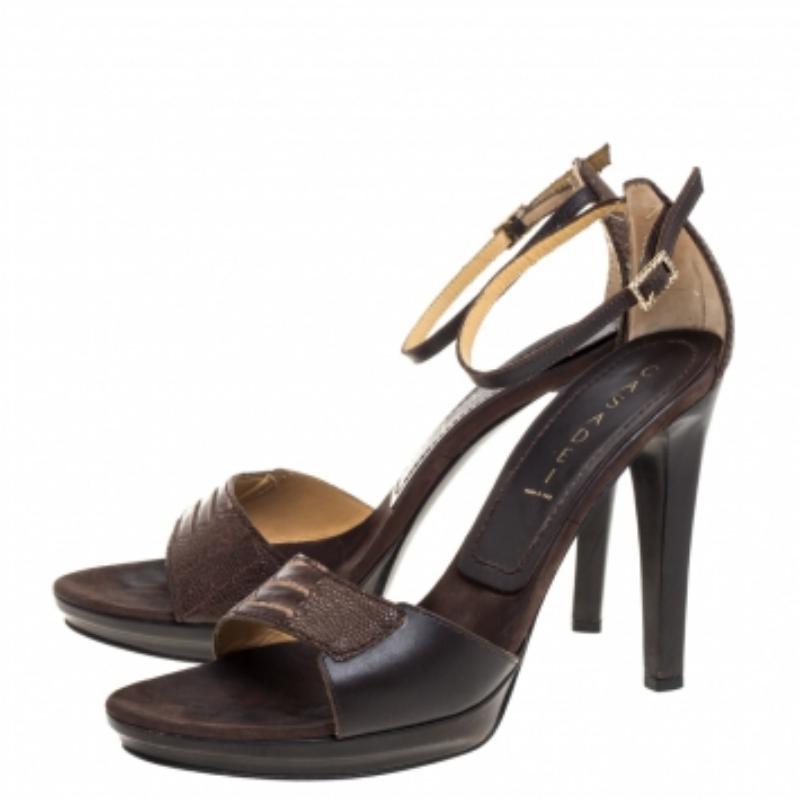 Casadei Brown Leather and Ostrich Leg Ankle Strap Platform Sandals Size 40 For Sale 1