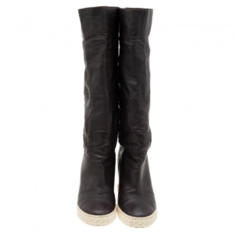 Casadei Brown Leather Wedge Mid Calf Boots Size 38 (Bottes à talon compensé en cuir marron) Bon état - En vente à Dubai, Al Qouz 2