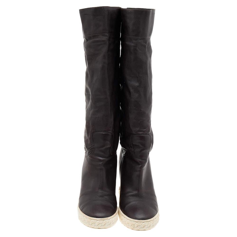 Casadei Brown Leather Wedge Mid Calf Boots Size 38 In Good Condition For Sale In Dubai, Al Qouz 2
