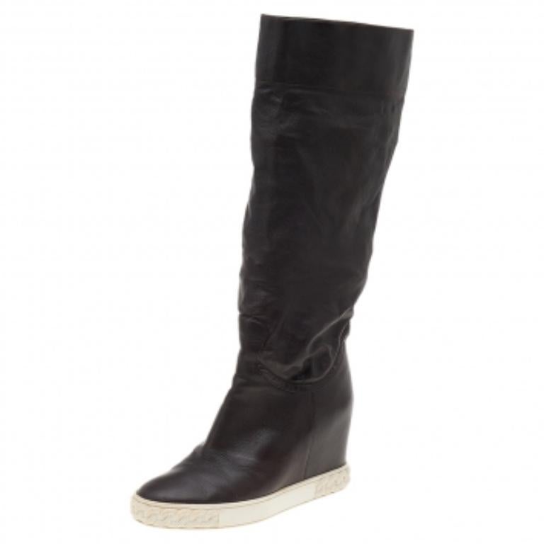 Casadei Brown Leather Wedge Mid Calf Boots Size 38 (Bottes à talon compensé en cuir marron) Pour femmes en vente