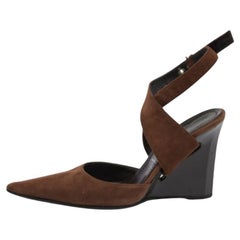 Casadei Sandalias con cuña y tira al tobillo de ante marrón talla 38