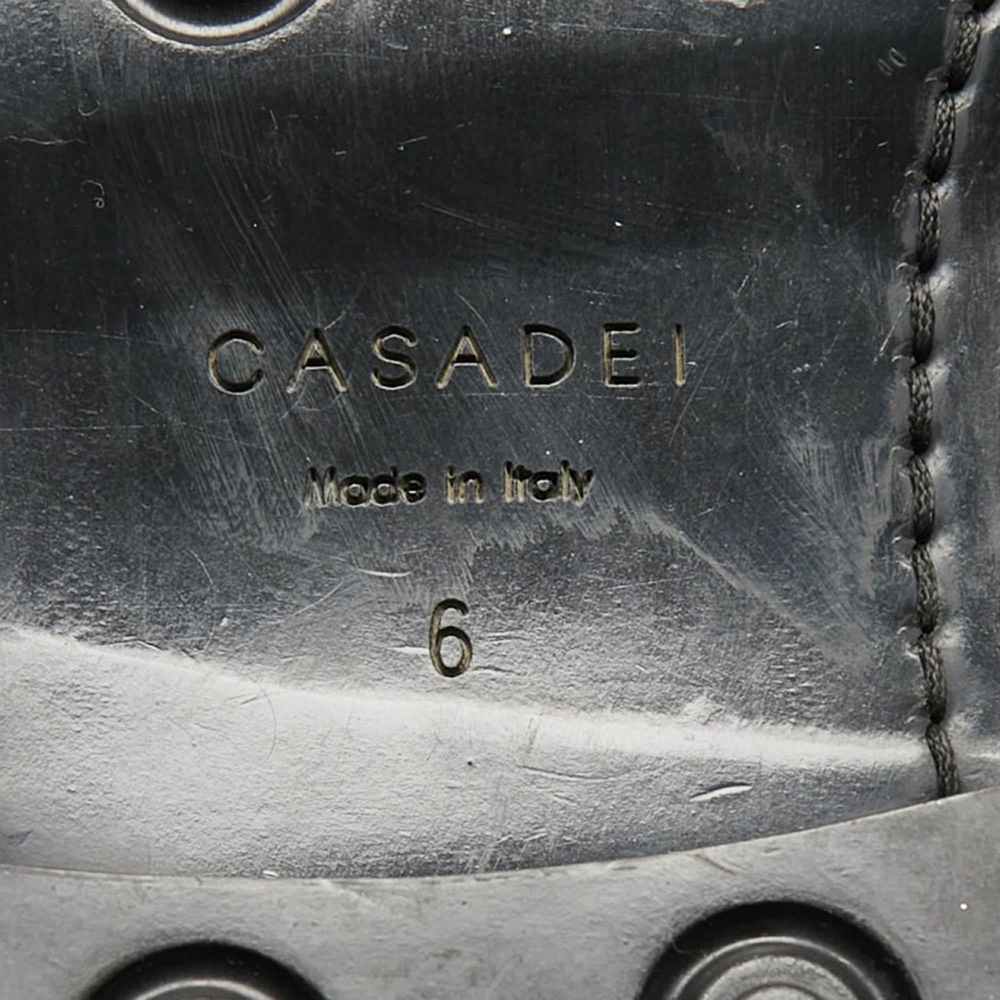 Casadei Brown Knee Length Boots en daim Taille 36 Excellent état - En vente à Dubai, Al Qouz 2