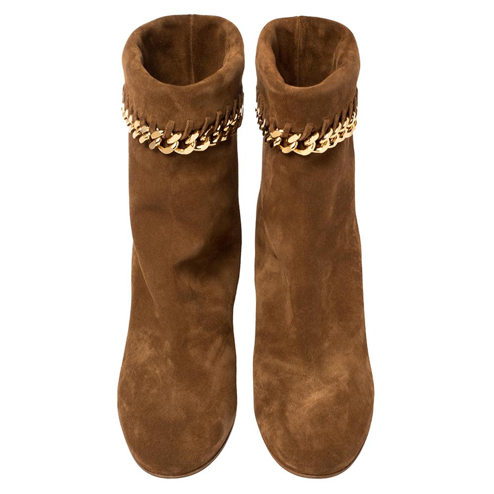 brown boots with chain