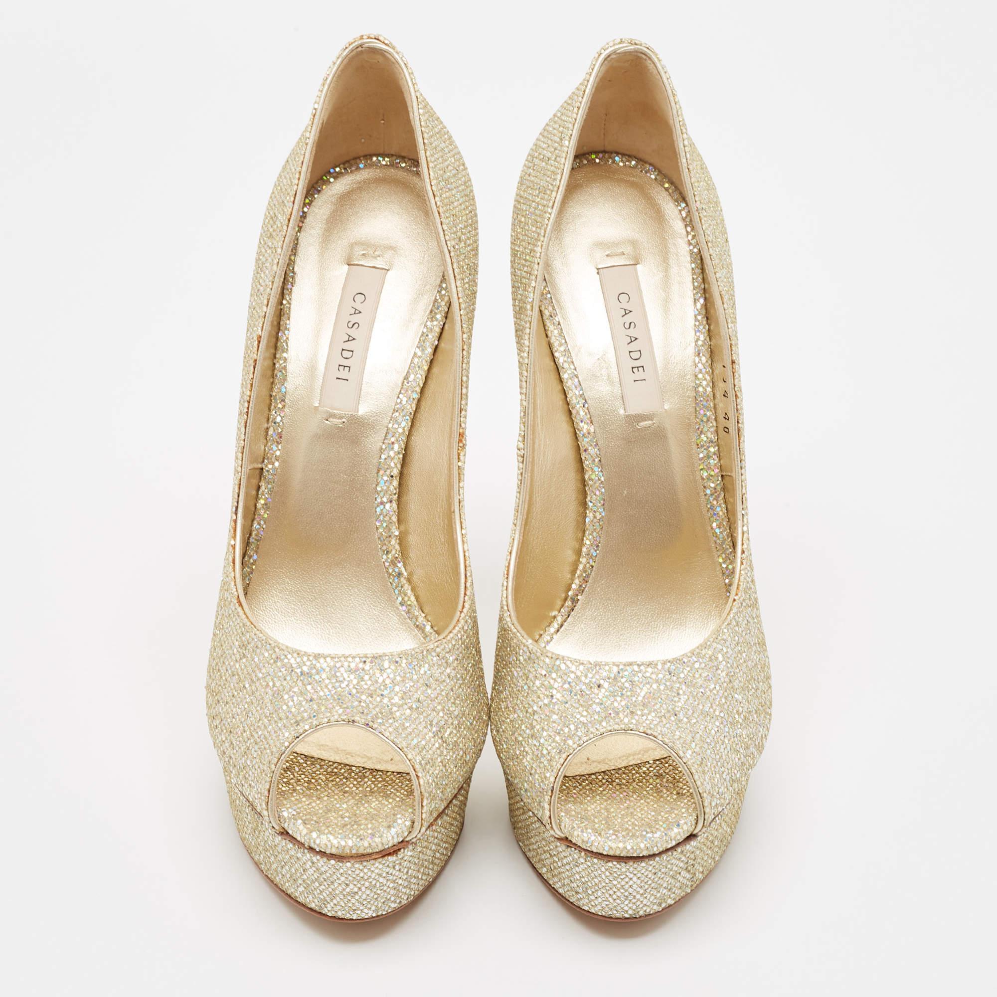 Casadei Gold Glitter Fabric Platform Peep Toe Pumps Size 40 In New Condition For Sale In Dubai, Al Qouz 2