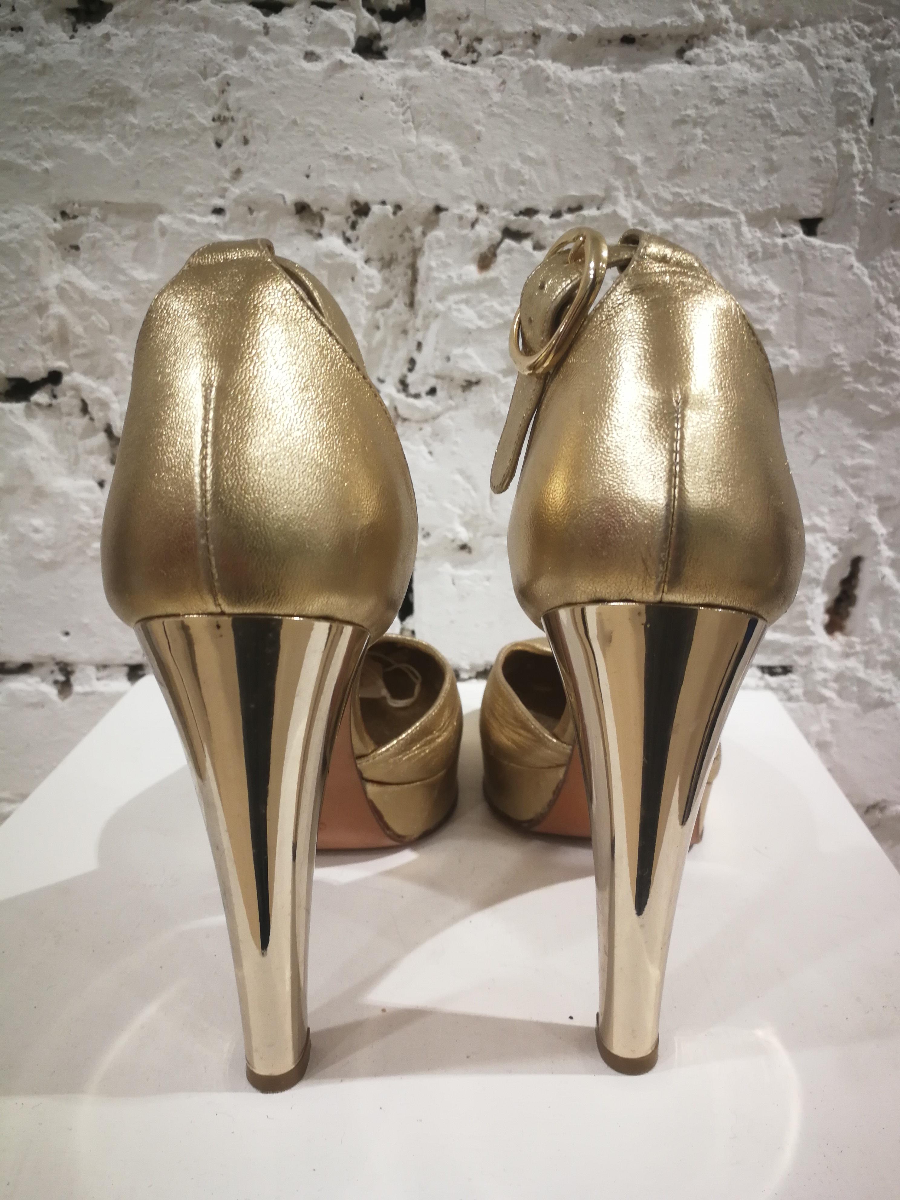 Casadei Gold Leather Sandals In Fair Condition For Sale In Capri, IT