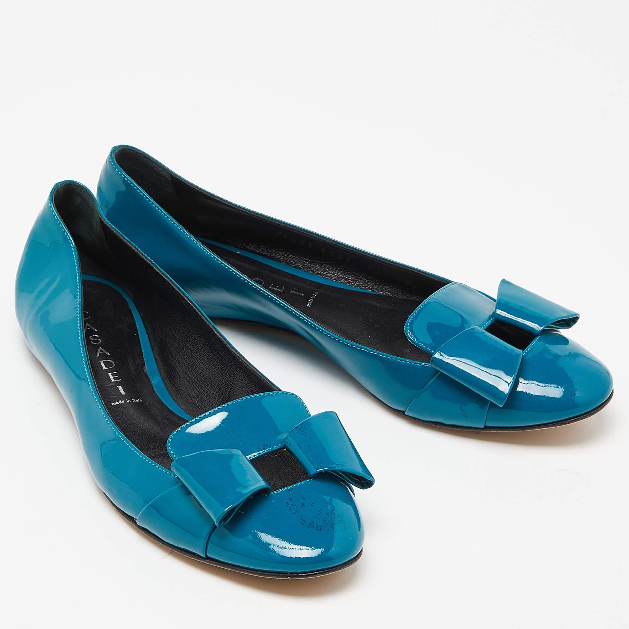 Women's Casadei Green Patent Leather Ballet Flats Size 37 For Sale