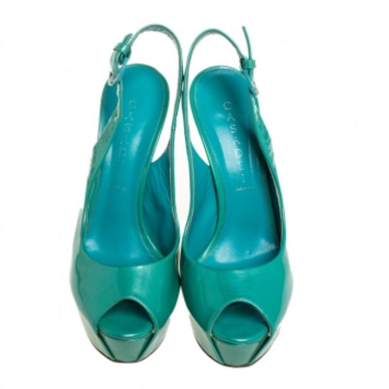 Casadei Green Patent Leather Platform Slingback Sandals Size 38 In Fair Condition For Sale In Dubai, Al Qouz 2