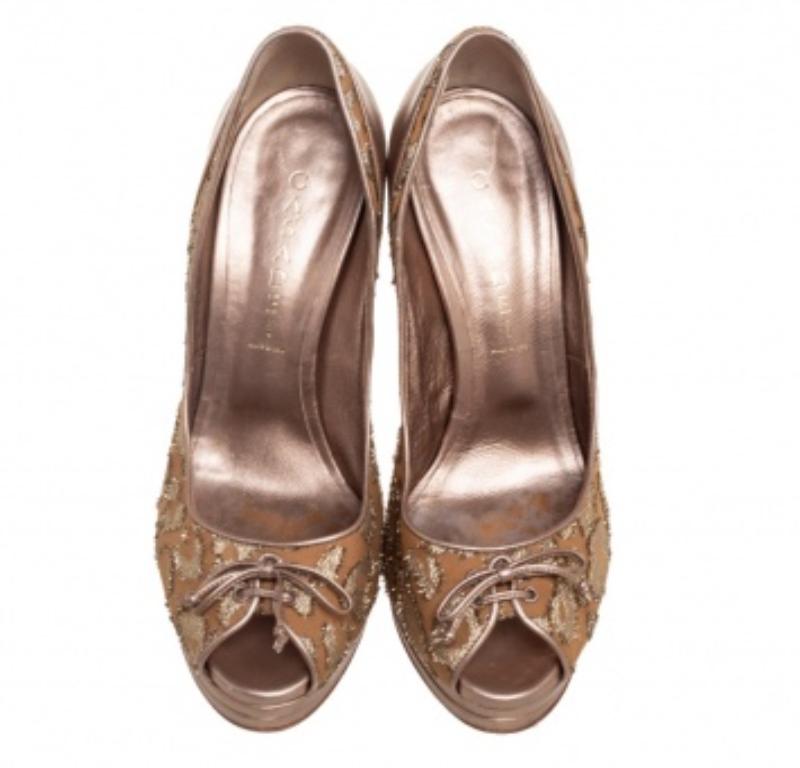 Casadei Leather and Lamé Leopard Print Fabric Lace Up Bow Peep Toe Pumps Size 39 en vente 5