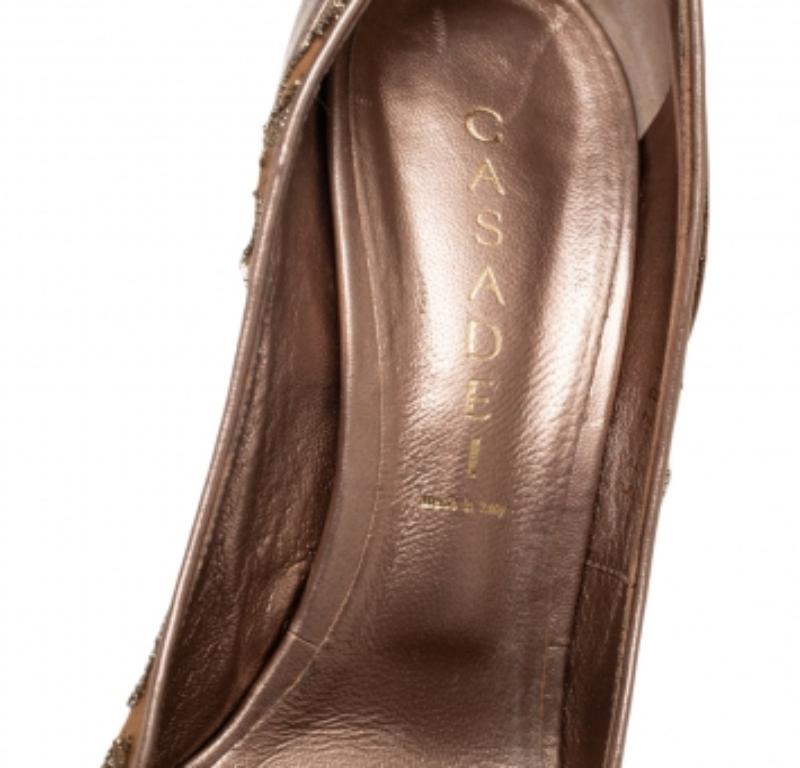 Casadei Leather and Lamé Leopard Print Fabric Lace Up Bow Peep Toe Pumps Size 39 Pour femmes en vente