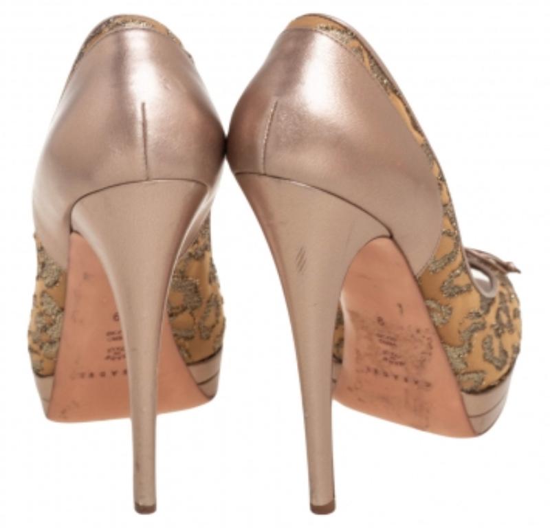 Casadei Leather and Lamé Leopard Print Fabric Lace Up Bow Peep Toe Pumps Size 39 en vente 2