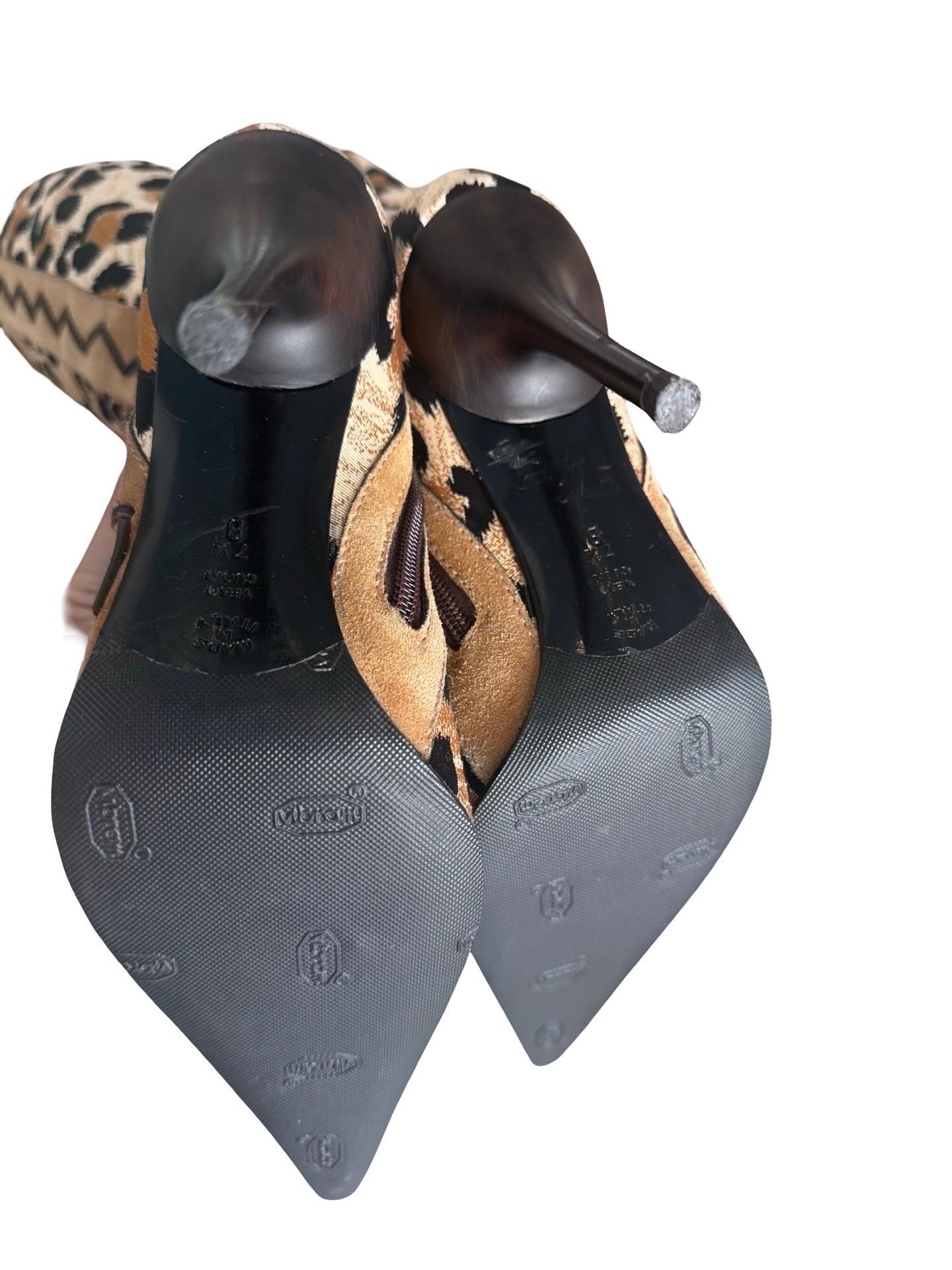 Casadei Stiefel aus Leopardenstoff und Leder (Braun) im Angebot