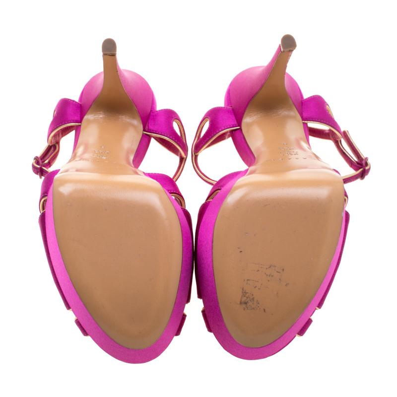 Casadei Magenta Satin T-Strap Open Toe Platform Sandals Size 38 In Good Condition In Dubai, Al Qouz 2
