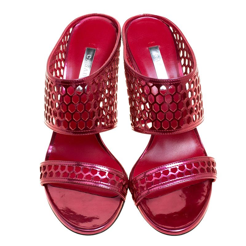 Casadei Metallic Red Leather Candylux Slide Sandals Size 38 In New Condition In Dubai, Al Qouz 2
