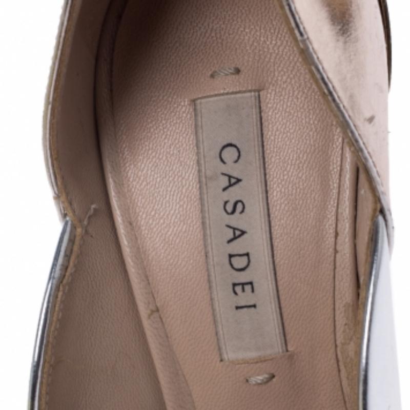 Casadei Metallic Two Tone Leather Leather Pointed Toe Pumps Size 35 (escarpins à bout pointu en cuir bicolore métallisé) en vente 1