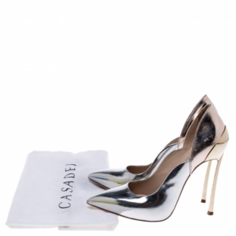Casadei Metallic Two Tone Leather Leather Pointed Toe Pumps Size 35 (escarpins à bout pointu en cuir bicolore métallisé) en vente 4
