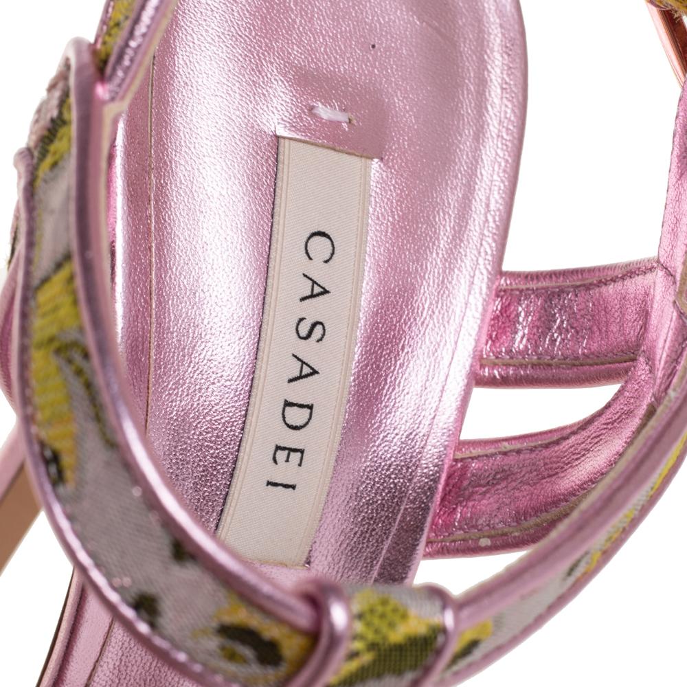 Casadei Pink Leather And Jacquard Bee Motif Sandals Size 38 In New Condition In Dubai, Al Qouz 2