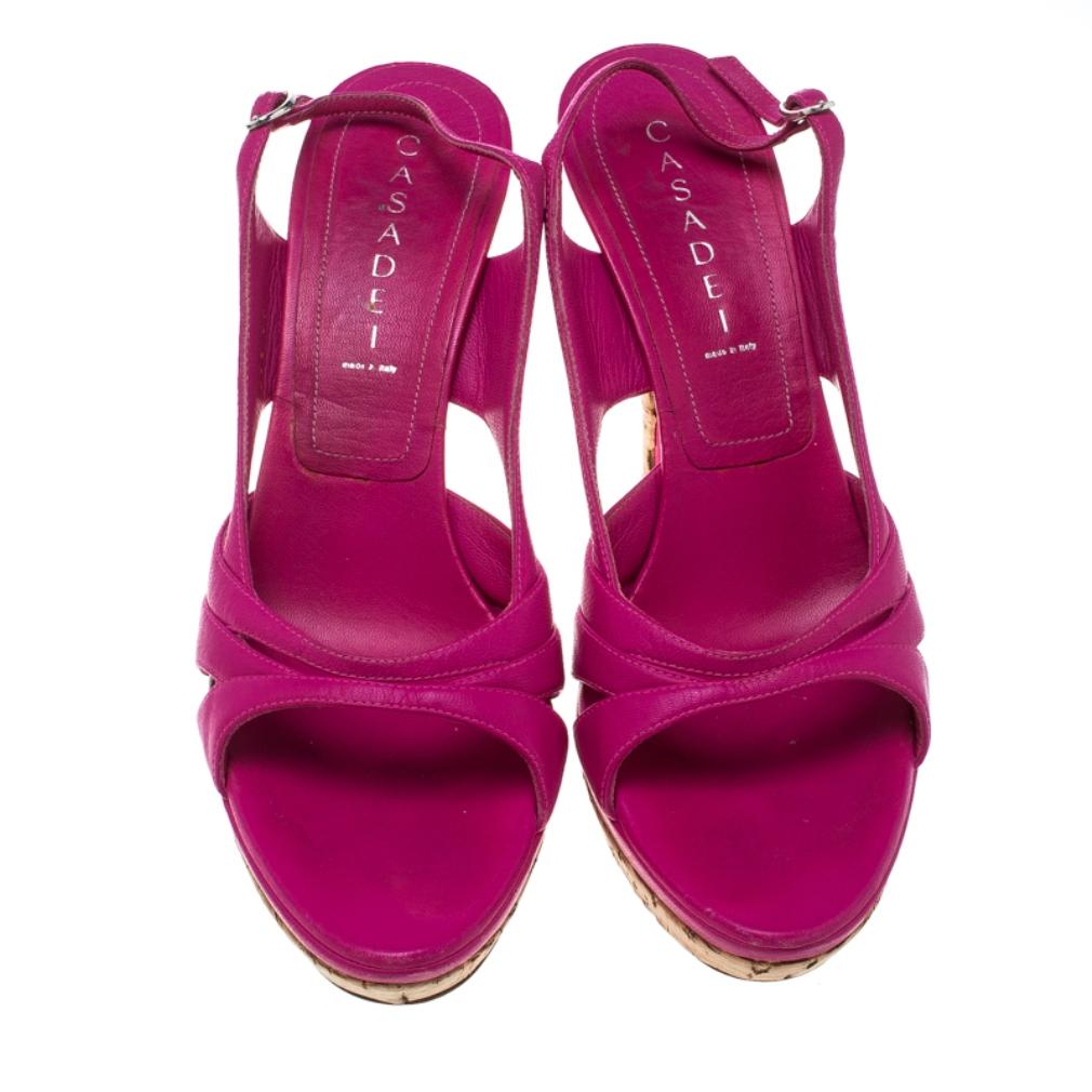 Casadei Pink Leather Slingback Platform Sandals Size 39 In Good Condition In Dubai, Al Qouz 2