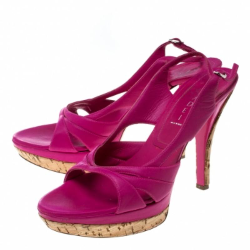 Casadei Rosa Leder Slingback Plateausandalen mit Slingback Größe 39 Damen im Angebot