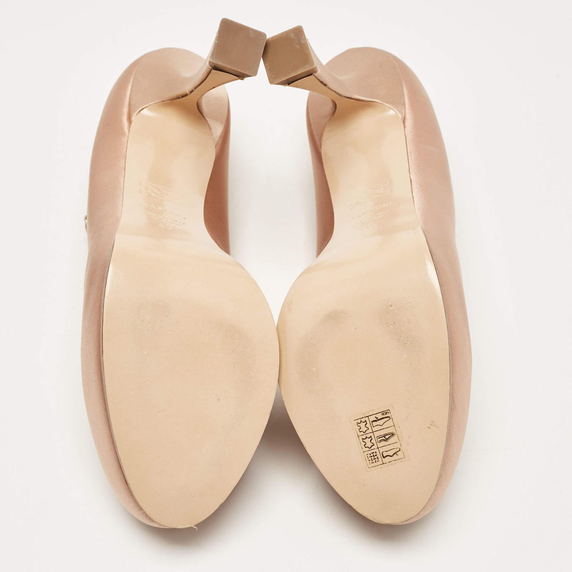 Casadei, piattaforma Mary Jane in raso rosa taglia 40 in vendita 1