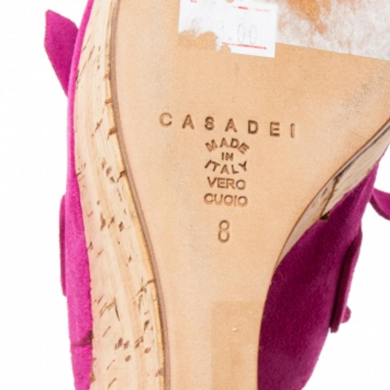 Casadei Sandales à talons compensés en daim rose avec glands et liège Taille 38 en vente 2