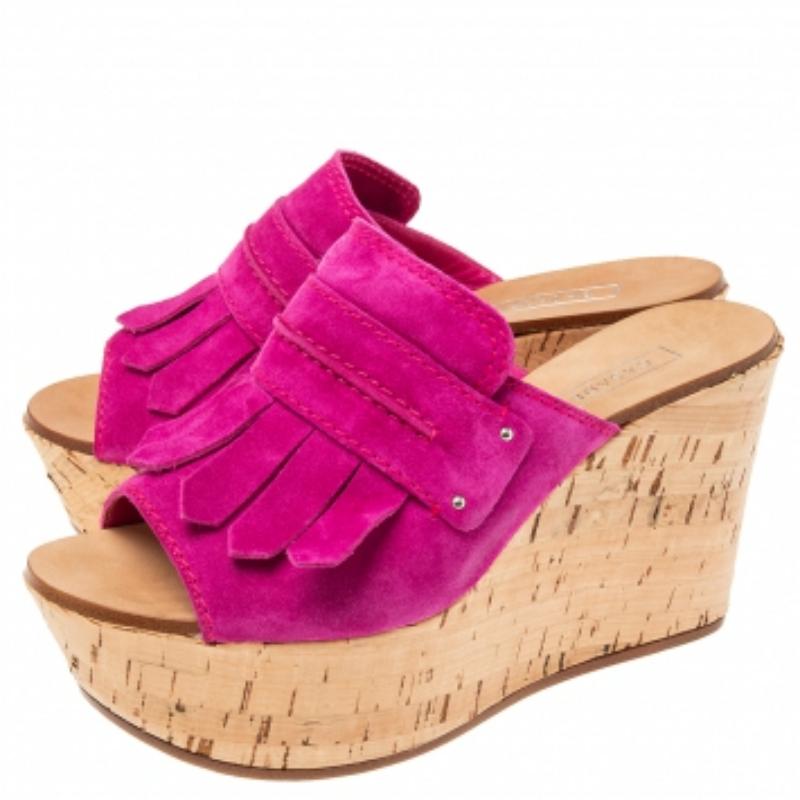 Casadei Sandales à talons compensés en daim rose avec glands et liège Taille 38 en vente 4