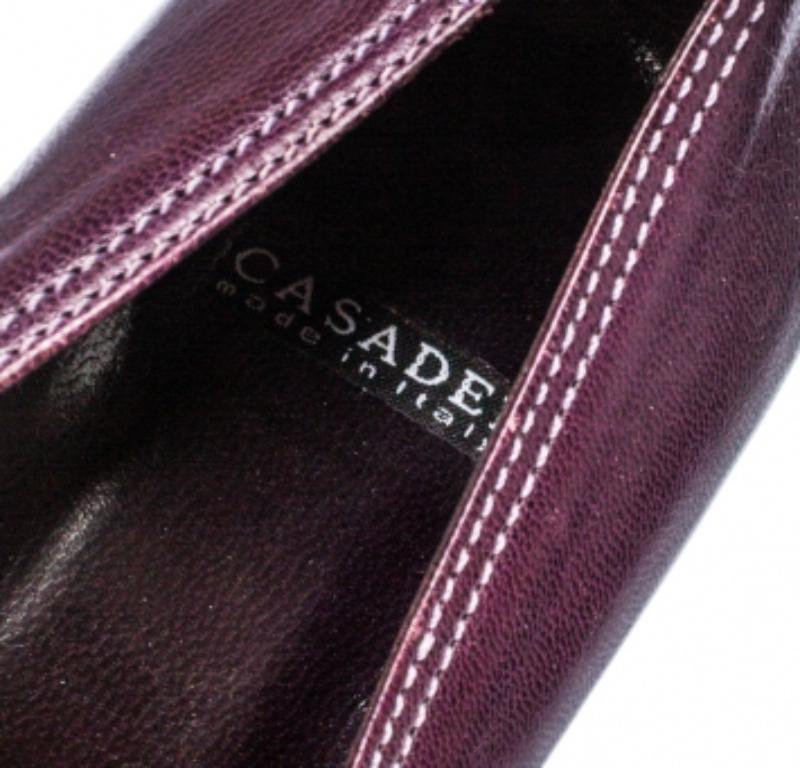 Casadei Violett und Braun Leder Spitz Zehe Pumps Größe 37.5 im Zustand „Gut“ im Angebot in Dubai, Al Qouz 2