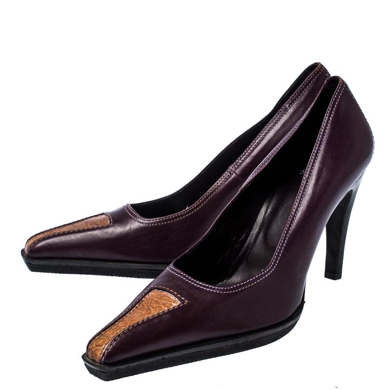 Casadei Purple And Brown Leather Pointed Toe Pumps Size 37.5 In Good Condition For Sale In Dubai, Al Qouz 2